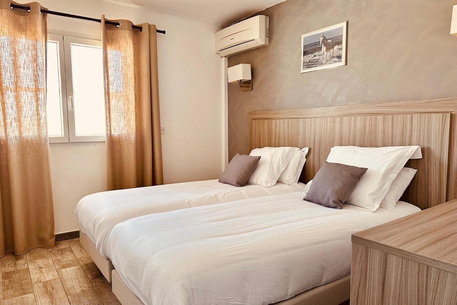 Hotel Les Palmiers En Camargue Saintes-Maries-de-la-Mer Exterior foto