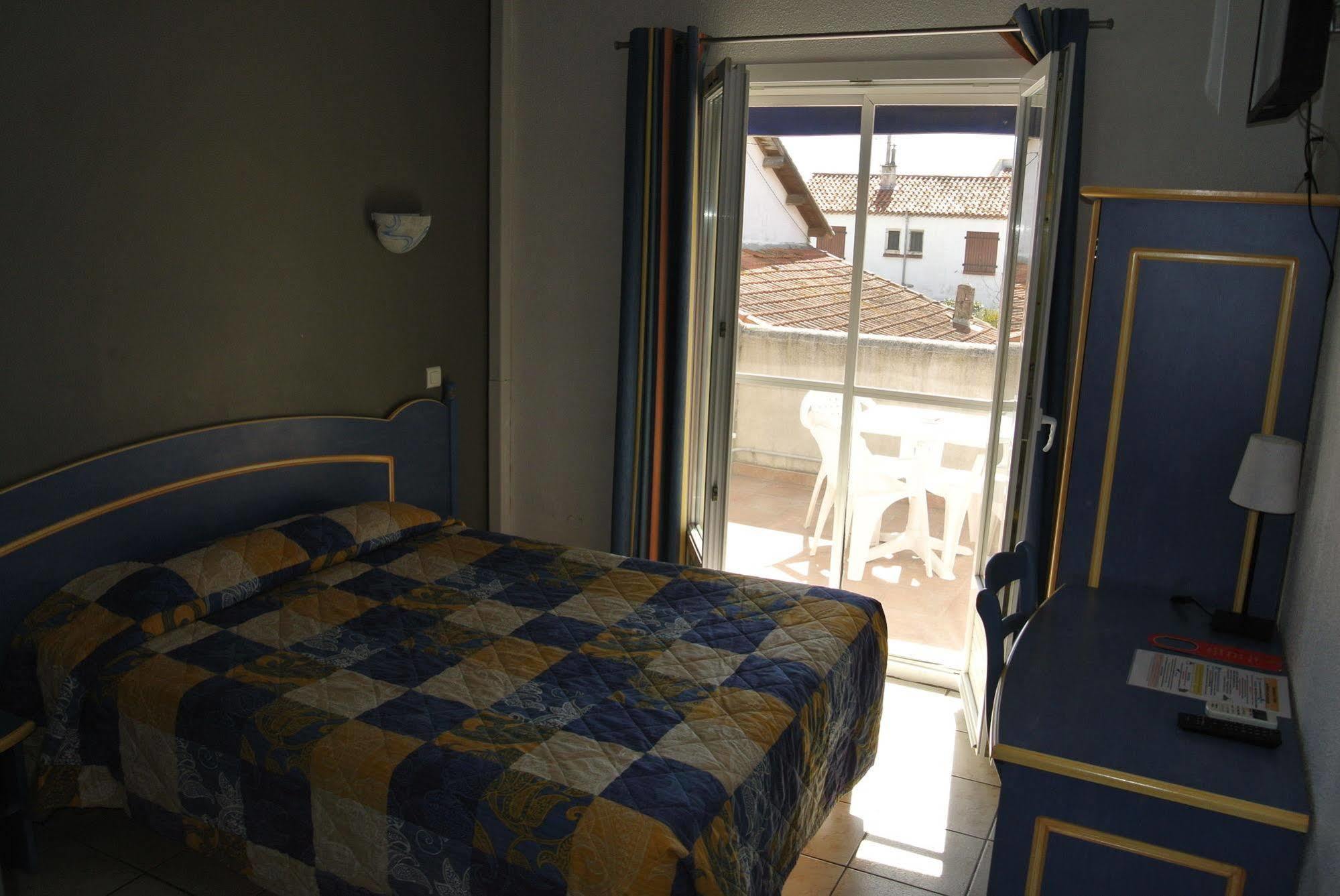 Hotel Les Palmiers En Camargue Saintes-Maries-de-la-Mer Exterior foto