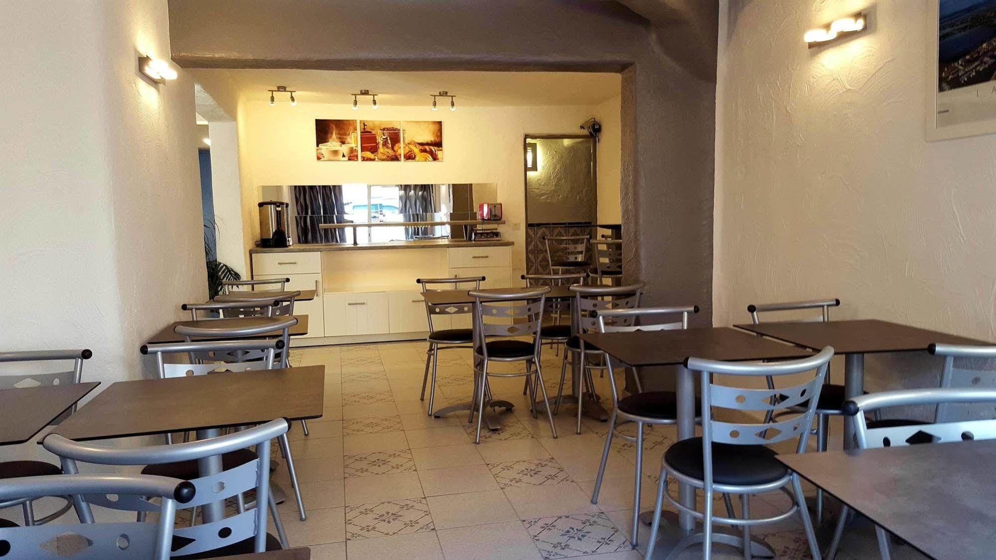 Hotel Les Palmiers En Camargue Saintes-Maries-de-la-Mer Exterior foto
